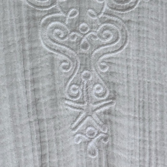 Lilly Pulitzer Amaury Embroidered White Cotton Coverup- Small - Picture 9 of 15